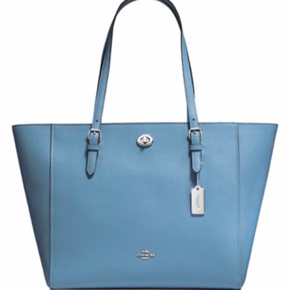NWT COACH Turnlock Tote in Chambray